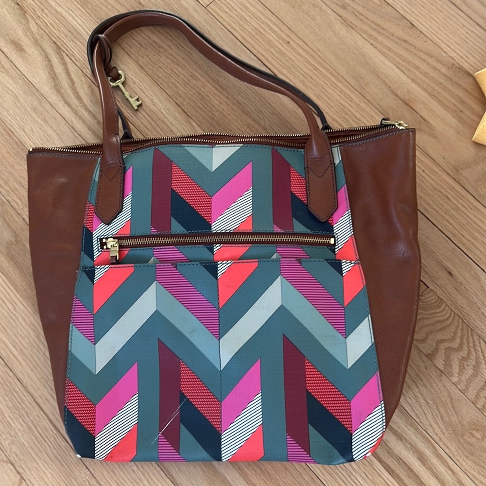 Fossil tote with zipper. Great condition
